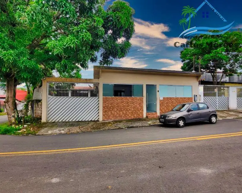 Foto 2 de Casa com 4 Quartos à venda, 260m² em Flores, Manaus