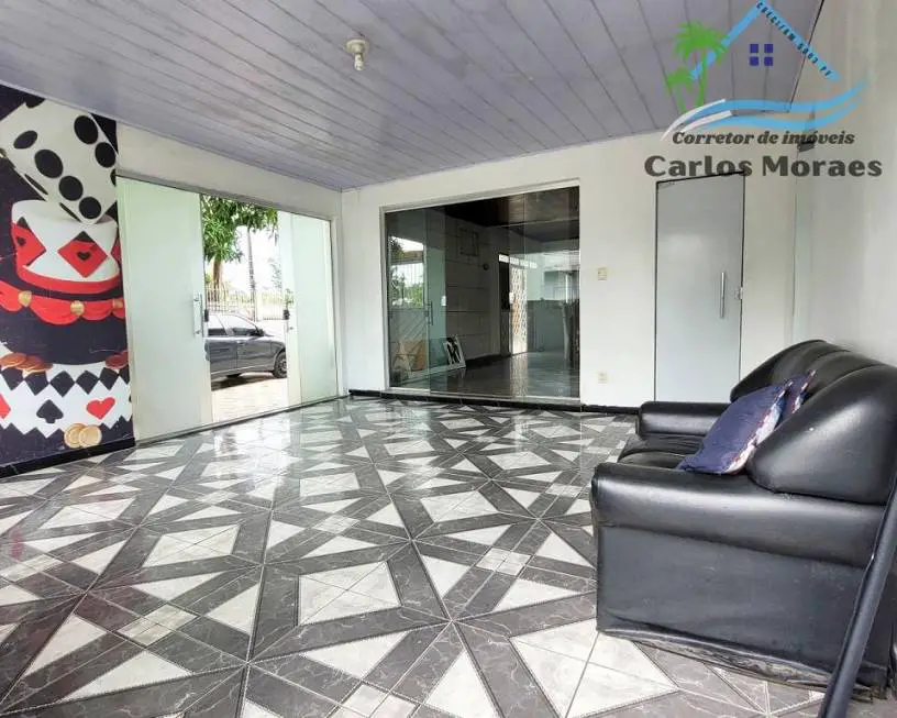 Foto 3 de Casa com 4 Quartos à venda, 260m² em Flores, Manaus