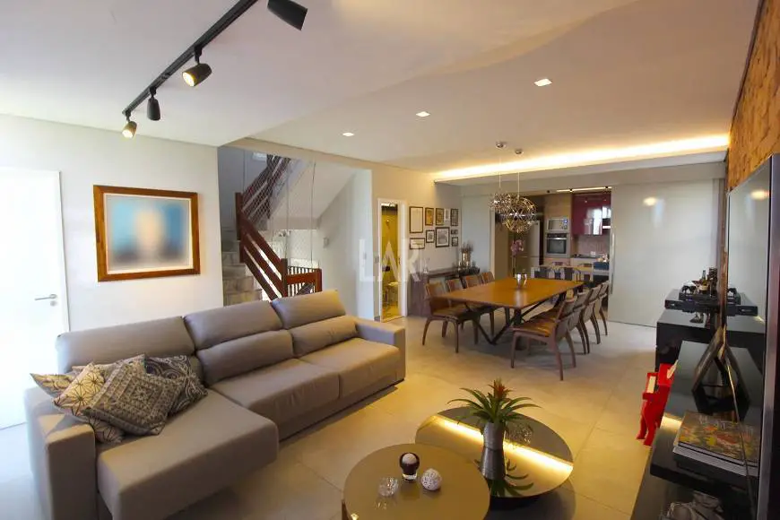 Foto 1 de Casa com 4 Quartos à venda, 238m² em Santa Lúcia, Belo Horizonte