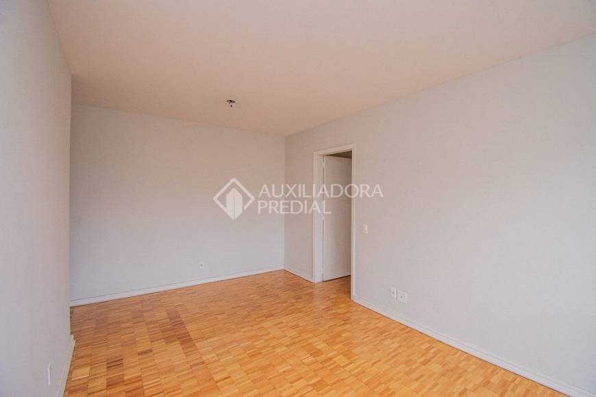 Foto 3 de Apartamento com 2 Quartos para alugar, 78m² em Rio Branco, Porto Alegre
