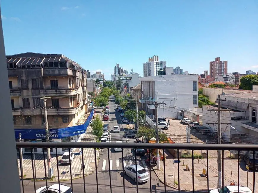 Foto 1 de Apartamento com 3 Quartos para alugar, 97m² em Azenha, Porto Alegre