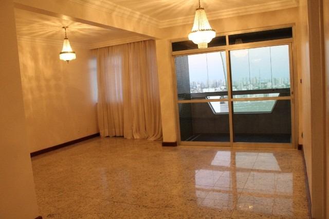 Foto 1 de Apartamento com 3 Quartos para alugar, 136m² em Campo Grande, Salvador