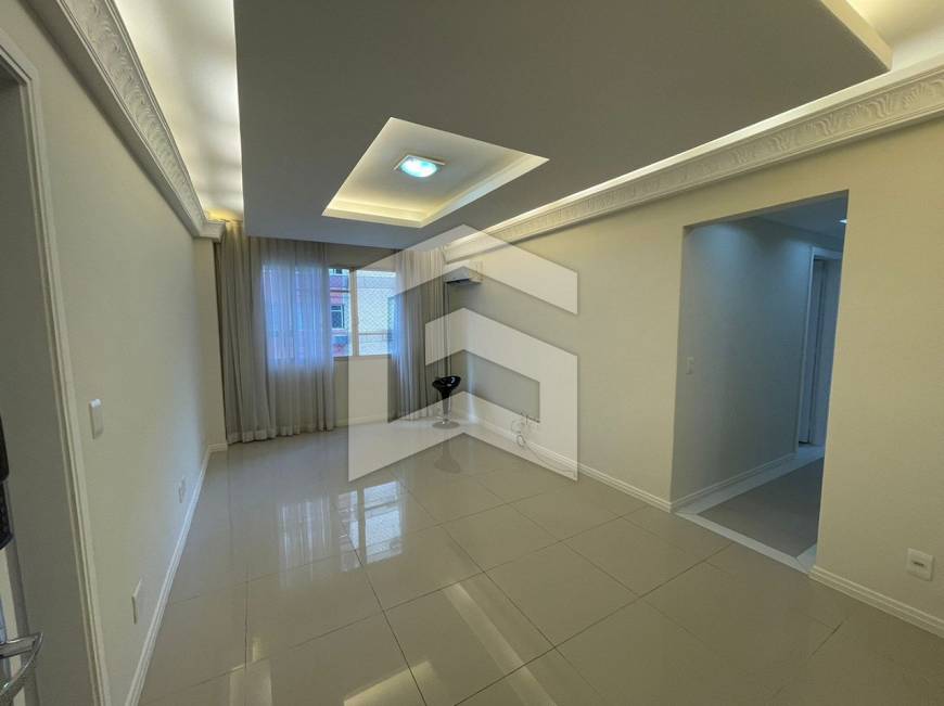 Foto 4 de Apartamento com 3 Quartos para alugar, 86m² em Leblon, Rio de Janeiro