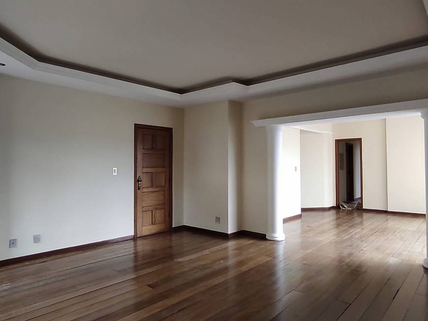 Foto 1 de Apartamento com 3 Quartos à venda, 203m² em Santa Helena, Juiz de Fora