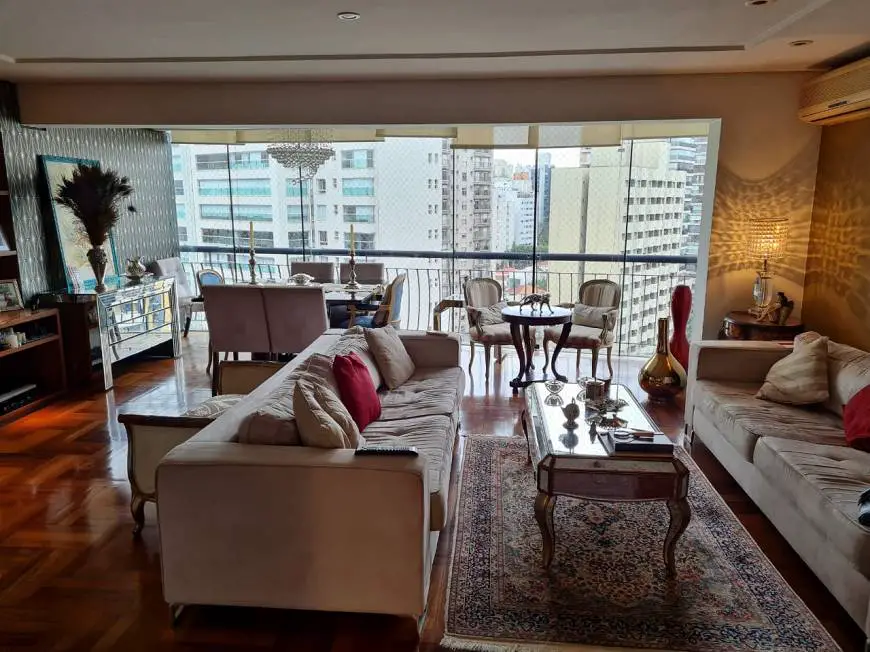 Foto 3 de Apartamento com 3 Quartos à venda, 144m² em Vila Nova Conceição, São Paulo