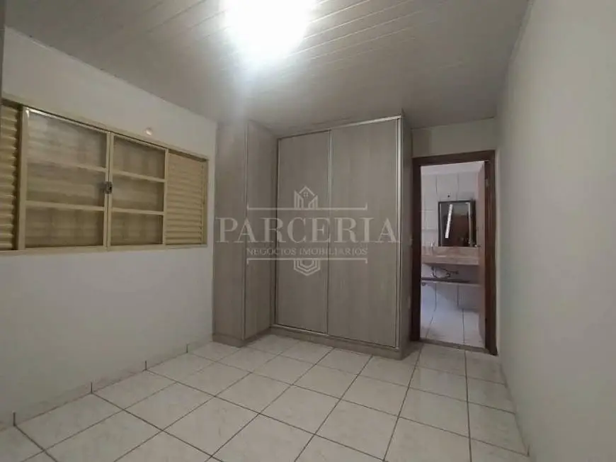 Foto 2 de Casa com 2 Quartos para alugar, 150m² em Conjunto Habitacional Hilda Mandarino, Araçatuba