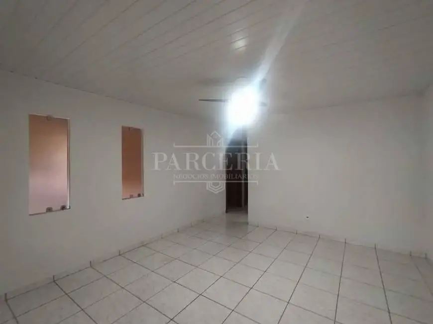 Foto 4 de Casa com 2 Quartos para alugar, 150m² em Conjunto Habitacional Hilda Mandarino, Araçatuba