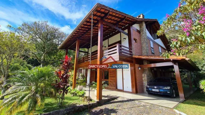 Foto 1 de Casa de Condomínio com 5 Quartos à venda, 480m² em Carlos Guinle, Teresópolis