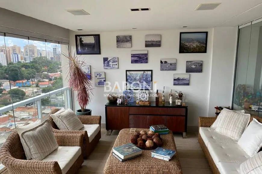 Foto 1 de Apartamento com 2 Quartos à venda, 180m² em Campo Belo, São Paulo