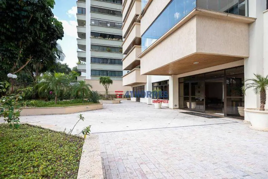 Foto 4 de Apartamento com 4 Quartos à venda, 273m² em Vila Alexandria, São Paulo