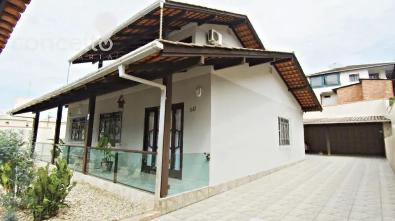 Foto 1 de Casa com 4 Quartos à venda, 270m² em Velha, Blumenau