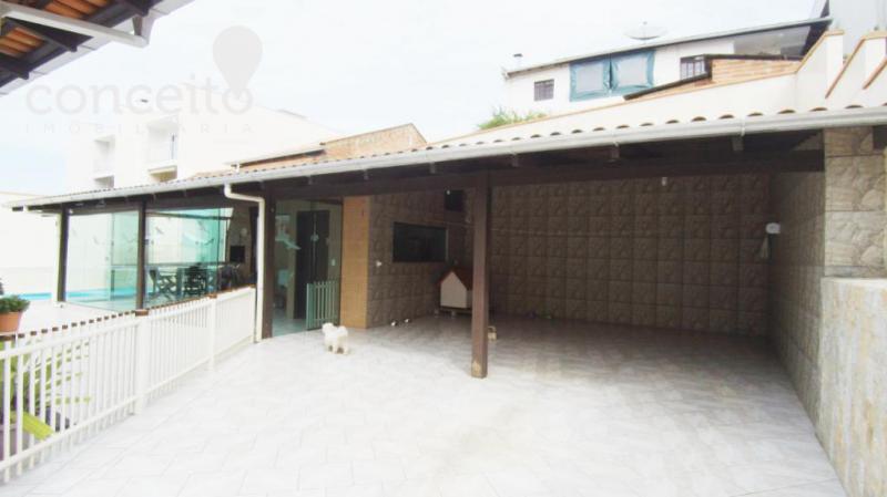 Foto 3 de Casa com 4 Quartos à venda, 270m² em Velha, Blumenau