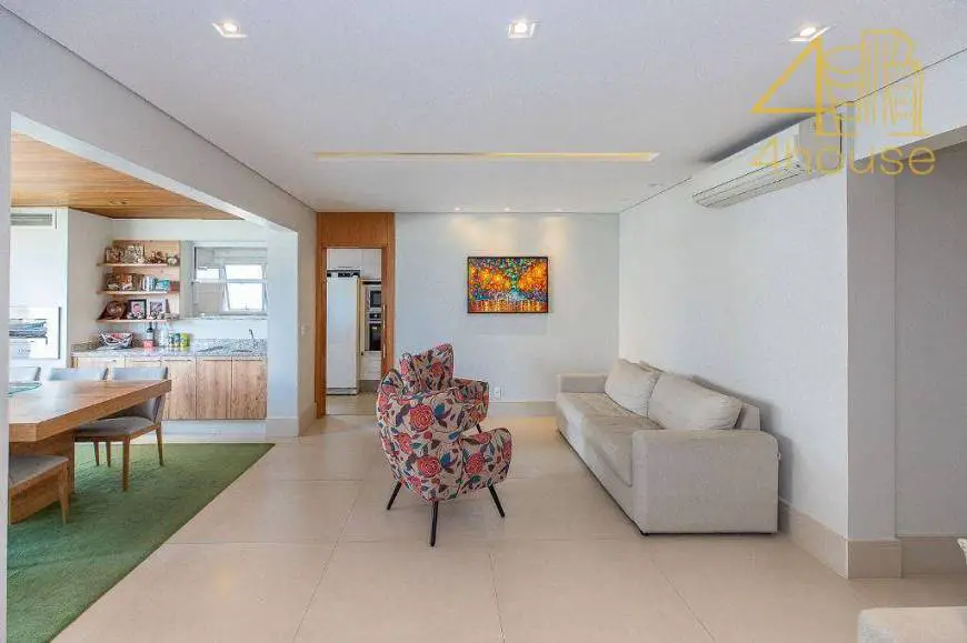 Foto 2 de Apartamento com 2 Quartos à venda, 105m² em Jardim Caravelas, São Paulo