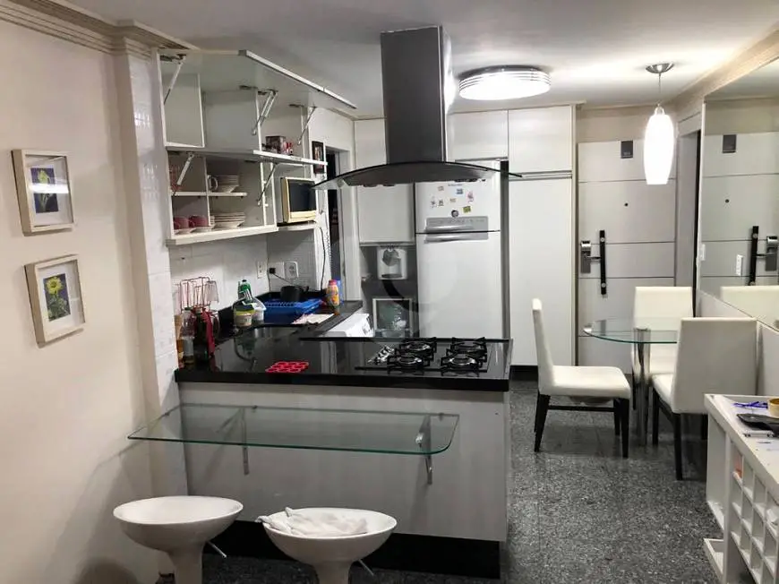 Foto 5 de Apartamento com 2 Quartos à venda, 63m² em Meireles, Fortaleza