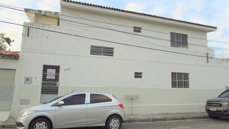 Foto 1 de Casa com 2 Quartos para alugar, 96m² em Poço, Maceió