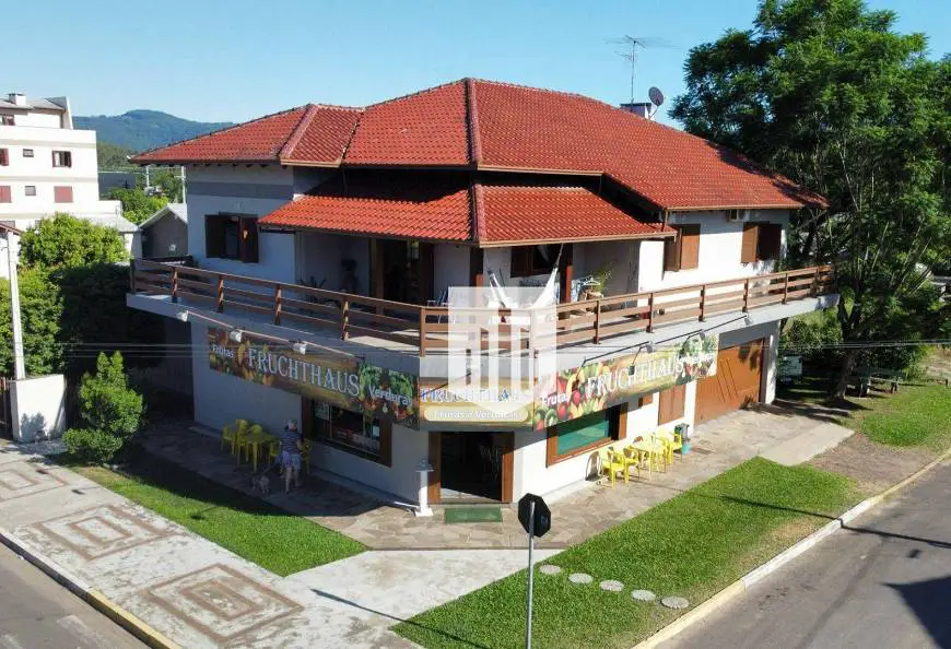 Foto 1 de Casa com 4 Quartos à venda, 326m² em Centro, Presidente Lucena