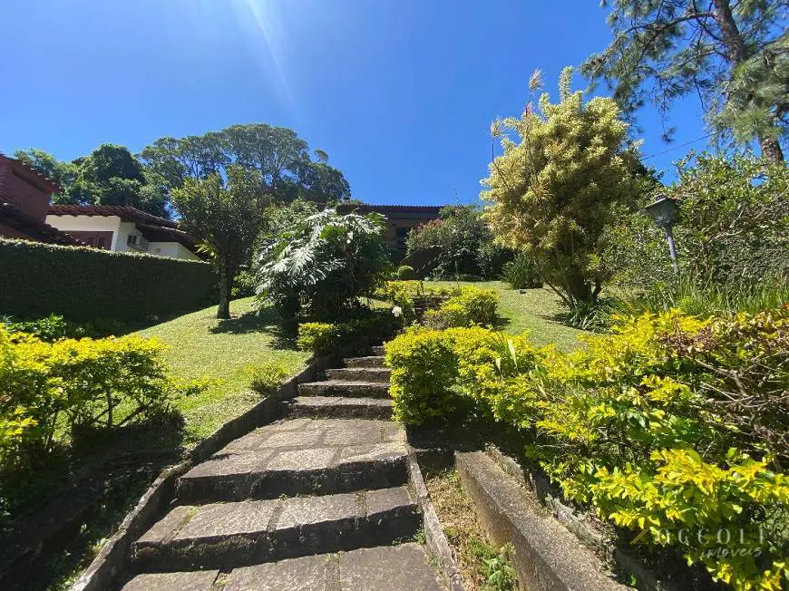 Foto 2 de Casa de Condomínio com 4 Quartos à venda, 267m² em Carlos Guinle, Teresópolis