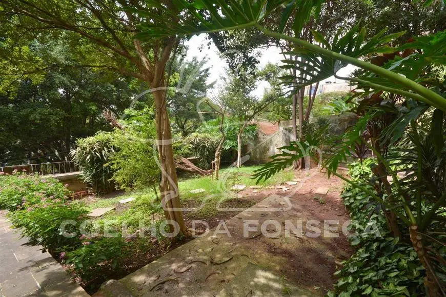 Foto 1 de Sobrado com 4 Quartos à venda, 304m² em Pacaembu, São Paulo