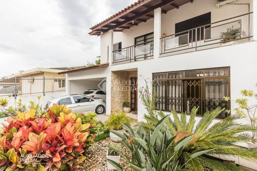 Foto 1 de Casa com 4 Quartos à venda, 197m² em Beira Mar, Florianópolis