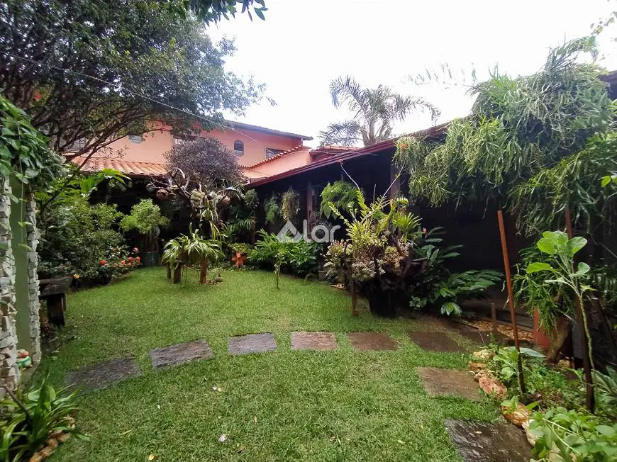 Foto 3 de Casa com 5 Quartos à venda, 287m² em Vila Clóris, Belo Horizonte