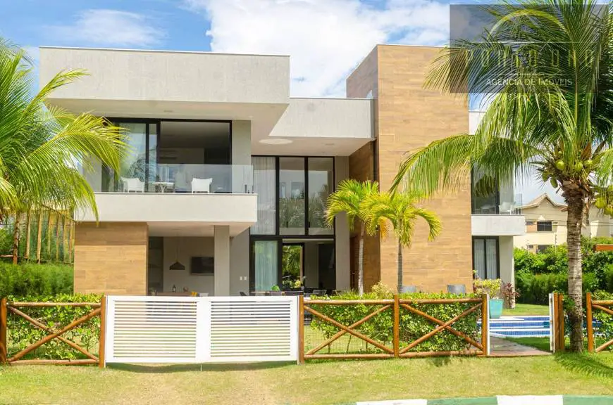 Foto 1 de Casa de Condomínio com 8 Quartos à venda, 360m² em Guarajuba, Camaçari