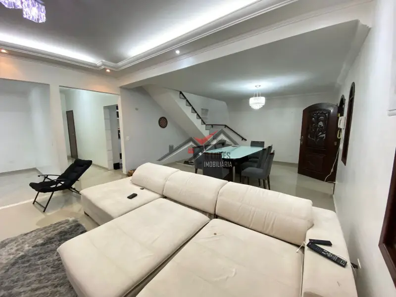 Foto 3 de Sobrado com 3 Quartos à venda, 450m² em Vila Carmosina, São Paulo