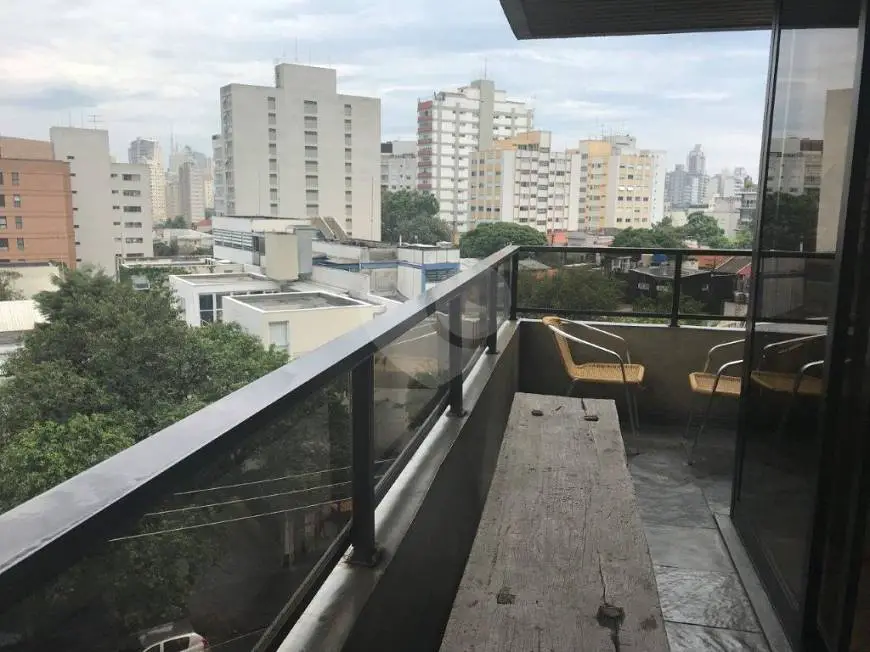 Foto 1 de Apartamento com 4 Quartos para venda ou aluguel, 242m² em Vila Madalena, São Paulo