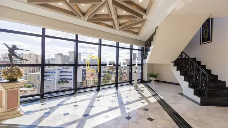 Foto 1 de Cobertura com 4 Quartos à venda, 486m² em Centro, Curitiba