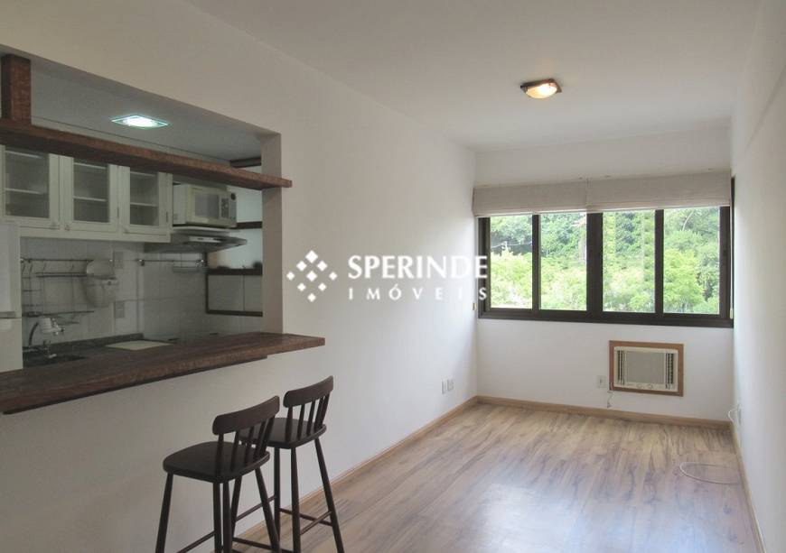 Foto 1 de Apartamento com 1 Quarto para alugar, 43m² em Floresta, Porto Alegre