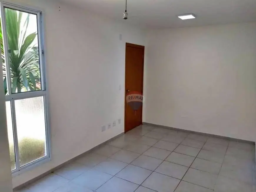 Foto 5 de Apartamento com 2 Quartos para alugar, 42m² em Cabral, Contagem