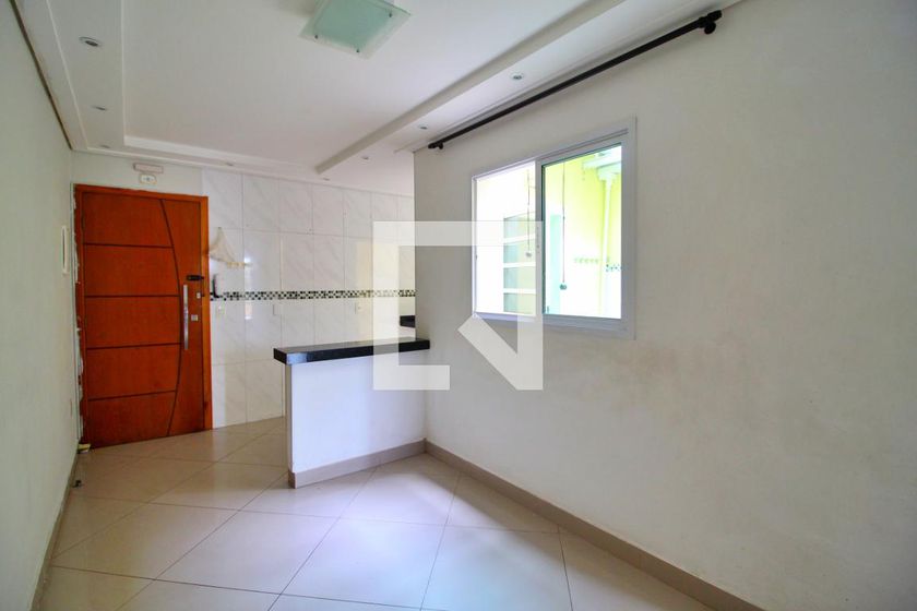 Foto 5 de Apartamento com 2 Quartos para alugar, 40m² em Jardim Utinga, Santo André
