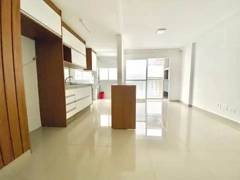 Foto 4 de Apartamento com 2 Quartos para alugar, 70m² em Mossunguê, Curitiba