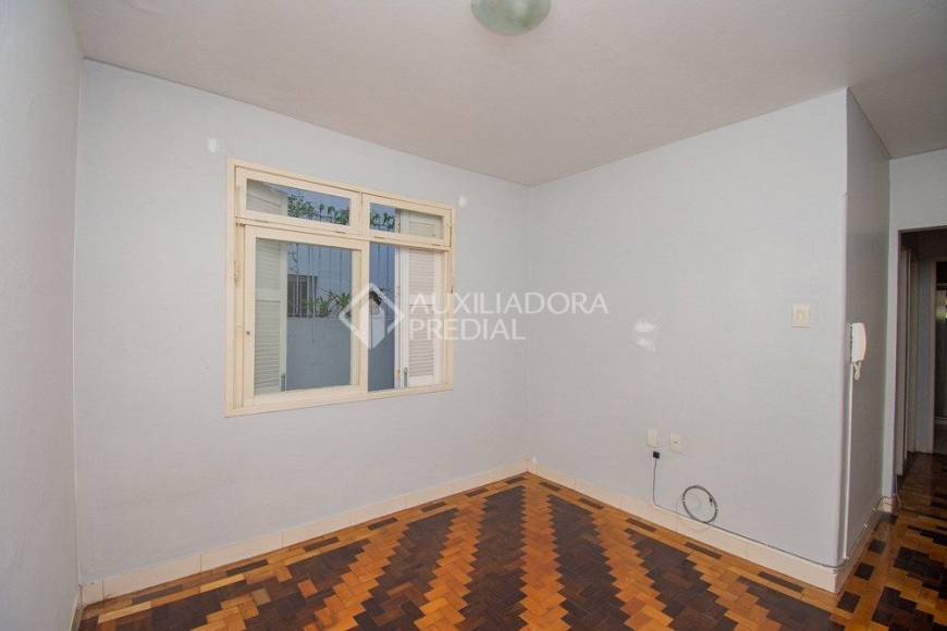 Foto 3 de Apartamento com 2 Quartos para alugar, 65m² em Rio Branco, Porto Alegre