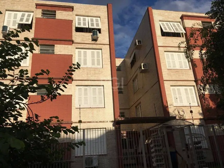Foto 1 de Apartamento com 3 Quartos para alugar, 72m² em São João, Porto Alegre