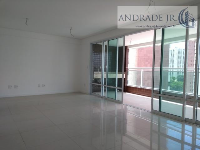 Foto 1 de Apartamento com 4 Quartos à venda, 145m² em Guararapes, Fortaleza