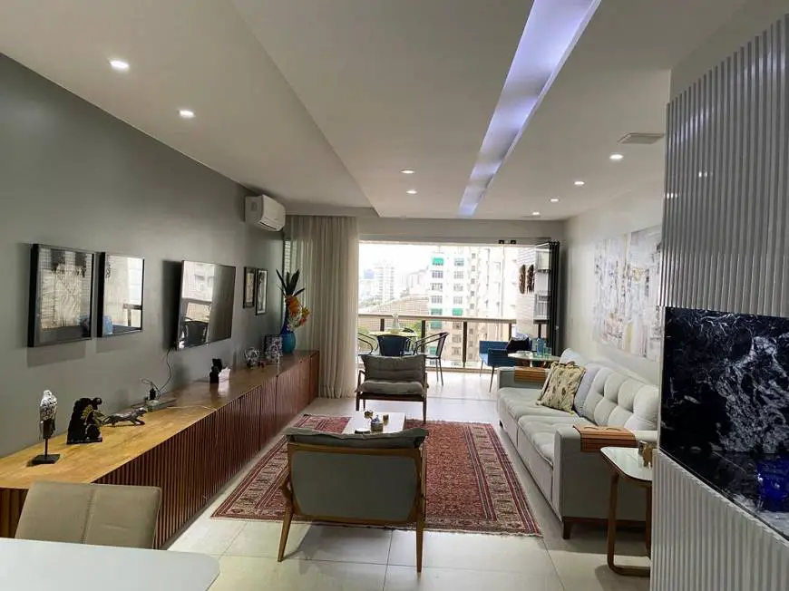 Foto 2 de Apartamento com 4 Quartos à venda, 198m² em Icaraí, Niterói