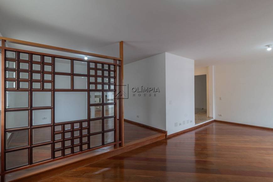 Foto 3 de Apartamento com 4 Quartos à venda, 198m² em Itaim Bibi, São Paulo