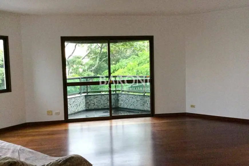 Foto 1 de Apartamento com 4 Quartos à venda, 155m² em Moema, São Paulo