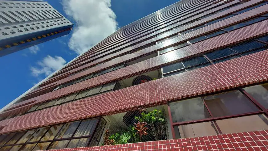 Foto 1 de Apartamento com 3 Quartos à venda, 160m² em Jaqueira, Recife