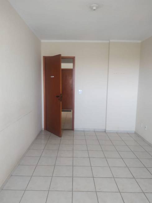 Foto 4 de Apartamento com 3 Quartos para alugar, 80m² em Setor Pedro Ludovico, Goiânia