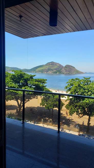 Foto 2 de Apartamento com 4 Quartos à venda, 450m² em Icaraí, Niterói