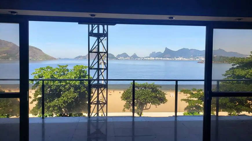Foto 3 de Apartamento com 4 Quartos à venda, 450m² em Icaraí, Niterói
