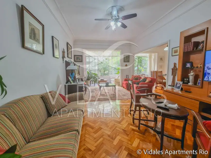 Foto 2 de Apartamento com 4 Quartos à venda, 160m² em Laranjeiras, Rio de Janeiro