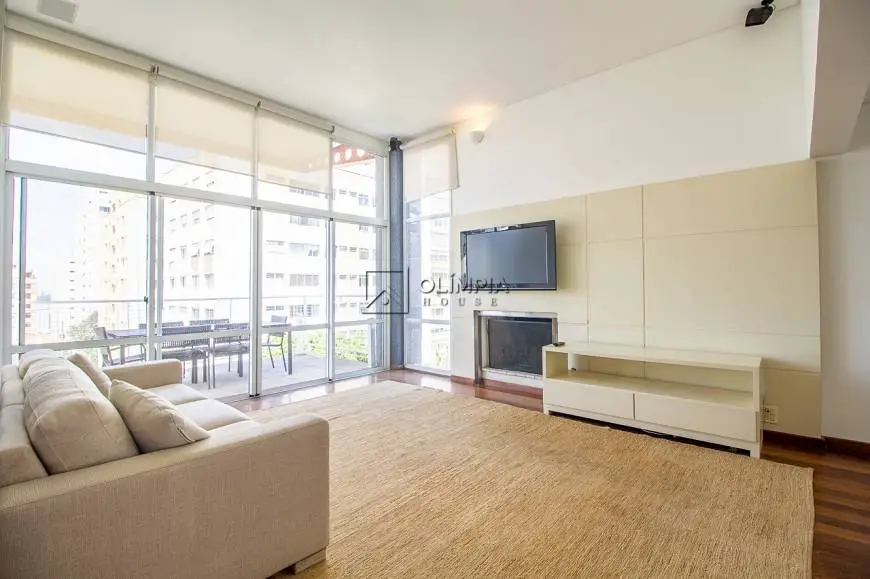 Foto 5 de Apartamento com 2 Quartos para alugar, 202m² em Vila Madalena, São Paulo