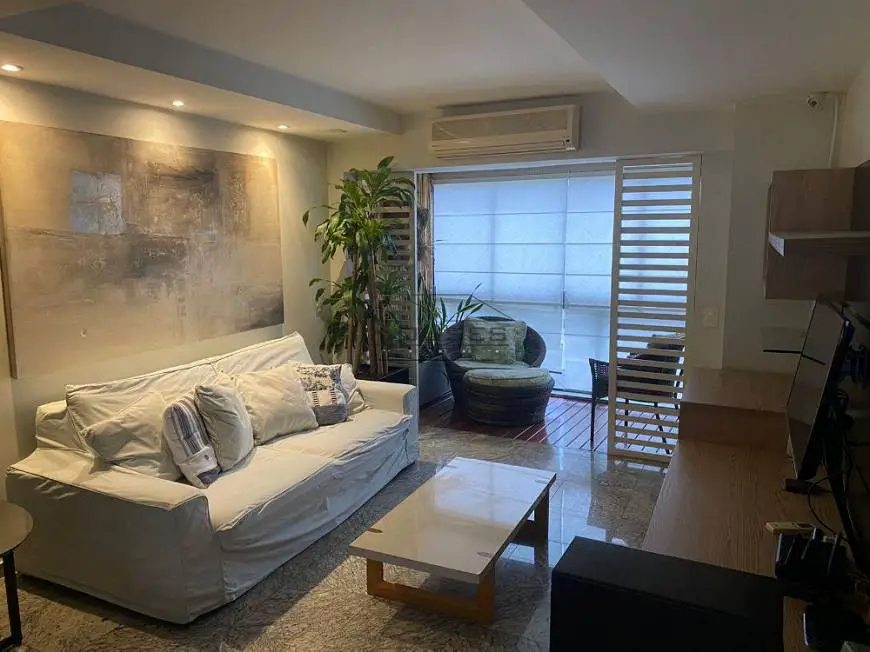 Foto 1 de Apartamento com 3 Quartos para alugar, 103m² em Leblon, Rio de Janeiro