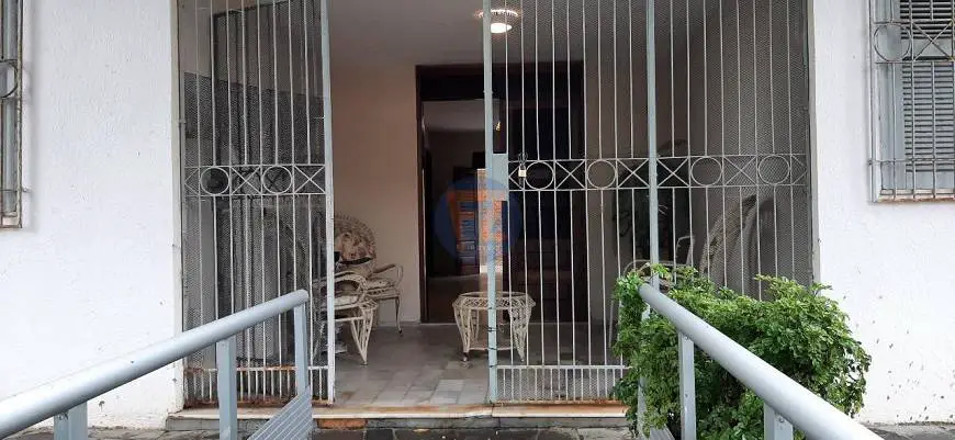 Foto 3 de Casa com 3 Quartos para alugar, 218m² em Joaquim Tavora, Fortaleza