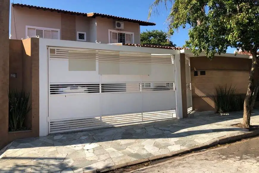 Foto 1 de Casa com 3 Quartos à venda, 223m² em Marília, Marília