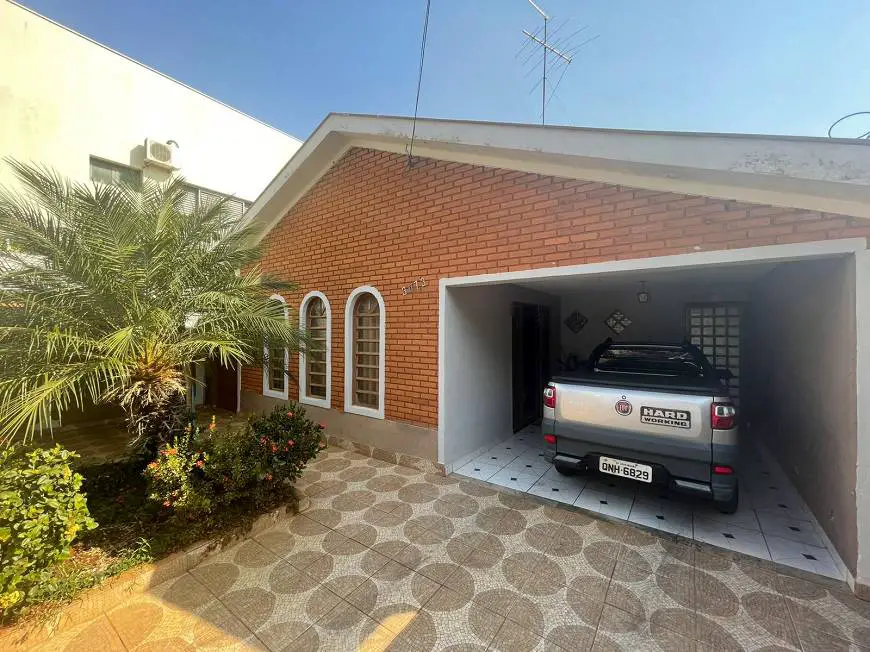 Foto 1 de Casa com 3 Quartos à venda, 162m² em Vila Yamada, Araraquara