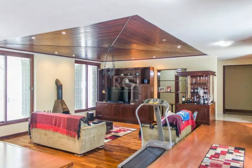 Foto 3 de Casa com 4 Quartos à venda, 663m² em Sarandi, Porto Alegre