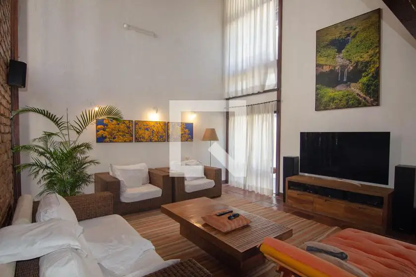 Foto 1 de Casa com 5 Quartos para alugar, 200m² em Laranjeiras, Rio de Janeiro